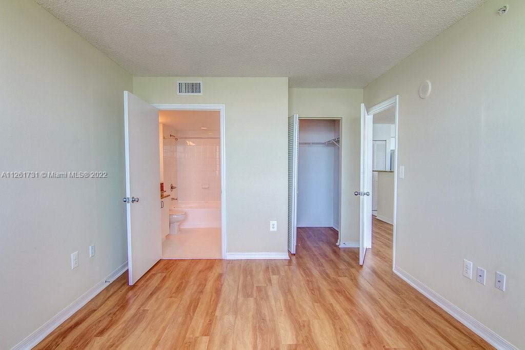 Недавно арендовано: $4,235 (2 спален, 2 ванн, 1393 Квадратных фут)