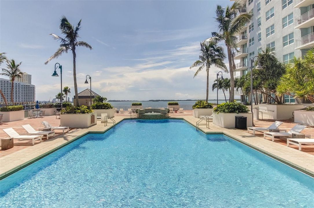 Недавно арендовано: $4,235 (2 спален, 2 ванн, 1393 Квадратных фут)