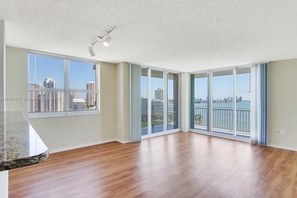 Недавно арендовано: $4,235 (2 спален, 2 ванн, 1393 Квадратных фут)