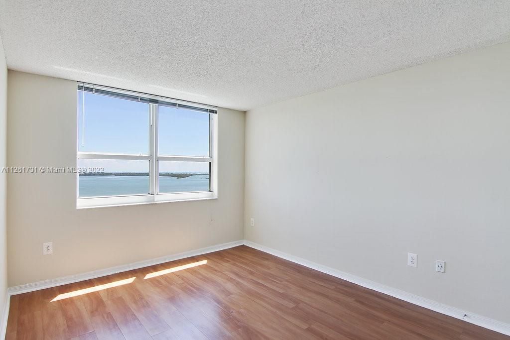 Недавно арендовано: $4,235 (2 спален, 2 ванн, 1393 Квадратных фут)