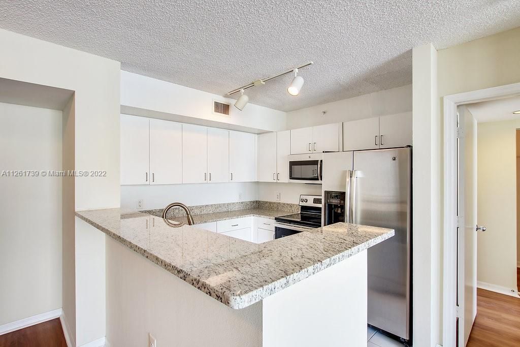 Recently Rented: $3,405 (2 beds, 2 baths, 1238 Square Feet)