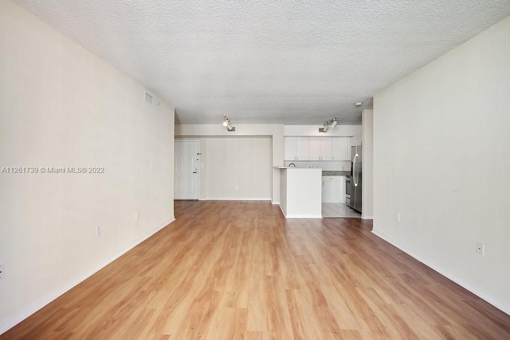 Recently Rented: $3,405 (2 beds, 2 baths, 1238 Square Feet)