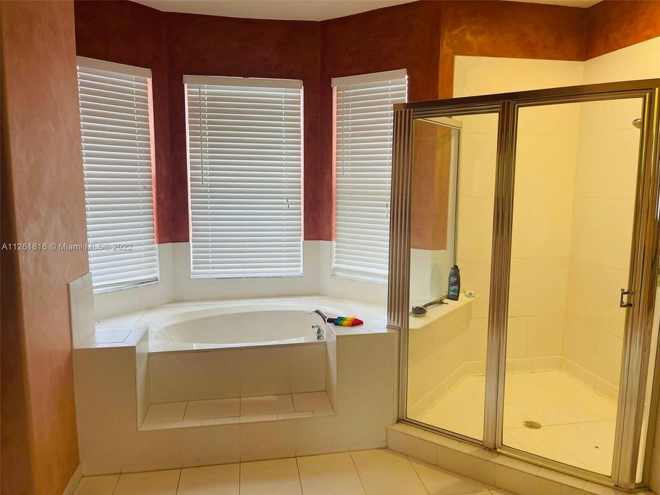 Недавно арендовано: $6,500 (5 спален, 3 ванн, 3351 Квадратных фут)