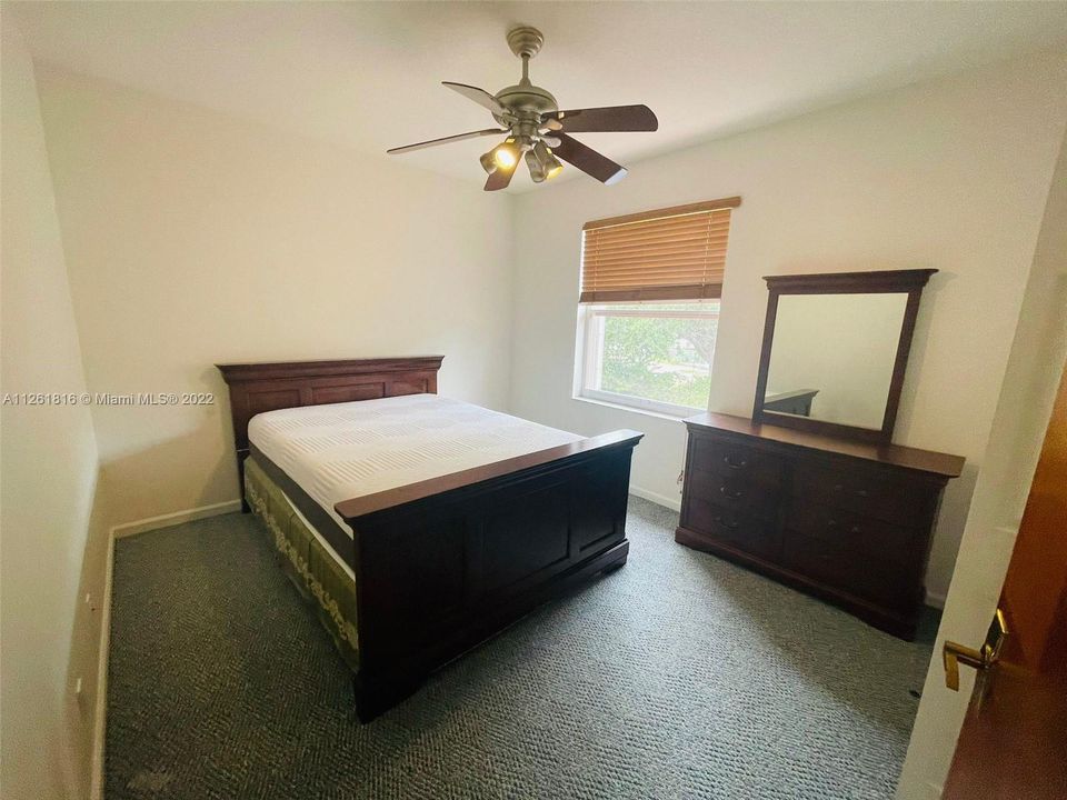 Недавно арендовано: $6,500 (5 спален, 3 ванн, 3351 Квадратных фут)