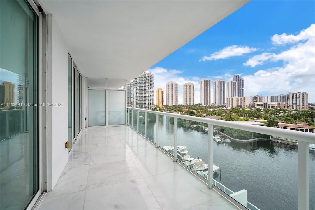 Recently Sold: $1,200,000 (3 beds, 3 baths, 1732 Square Feet)