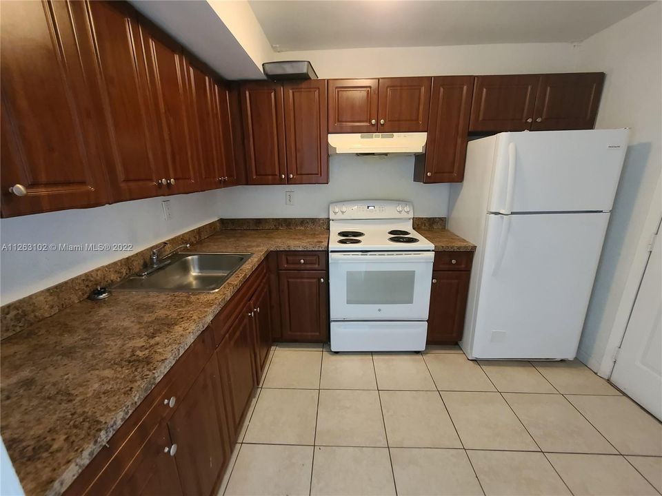 Recently Rented: $1,700 (2 beds, 2 baths, 1100 Square Feet)