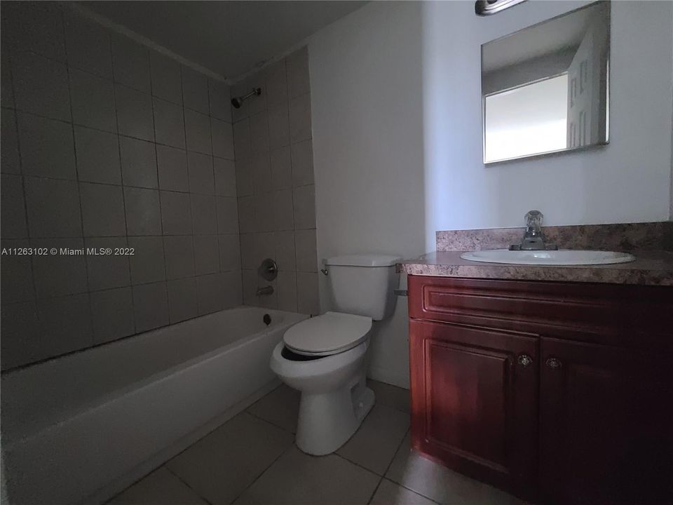 Недавно арендовано: $1,700 (2 спален, 2 ванн, 1100 Квадратных фут)