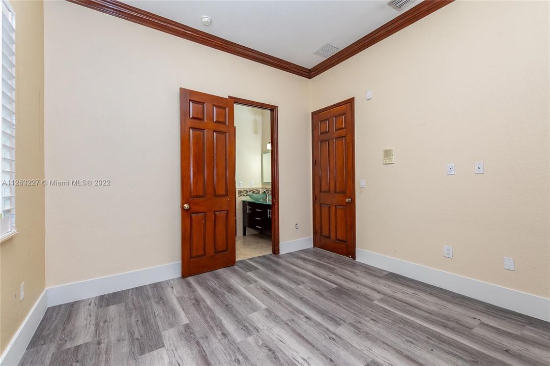 Недавно арендовано: $7,500 (5 спален, 4 ванн, 3143 Квадратных фут)