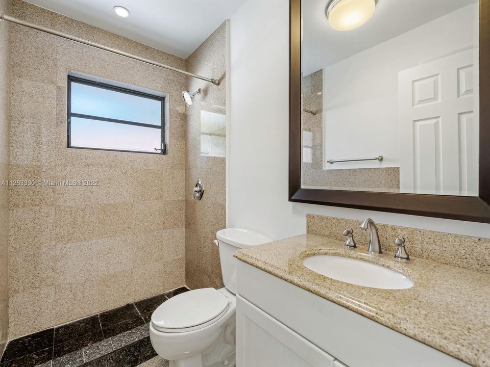 Недавно арендовано: $18,500 (4 спален, 4 ванн, 4291 Квадратных фут)