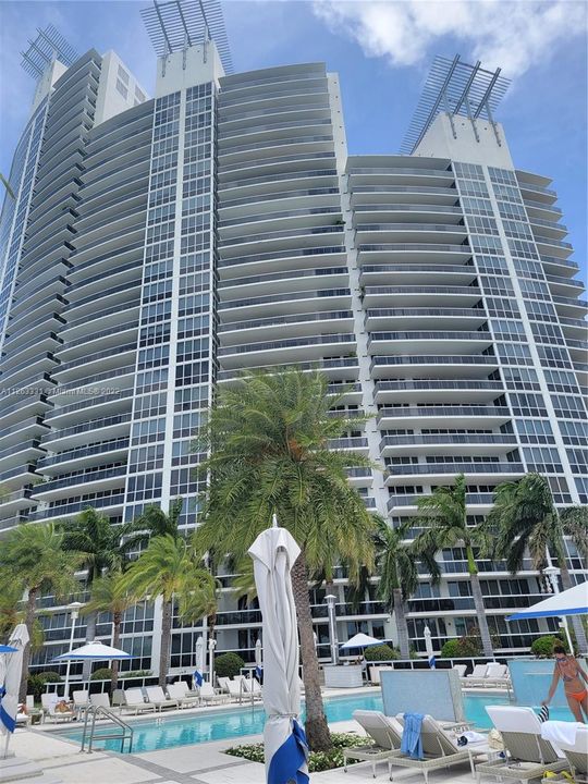 Recently Sold: $1,295,000 (2 beds, 2 baths, 1658 Square Feet)