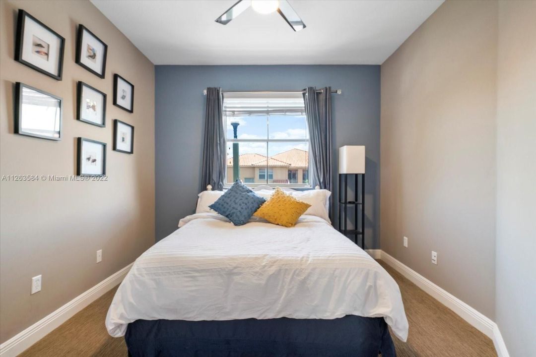 Vendido Recientemente: $425,000 (3 camas, 2 baños, 1616 Pies cuadrados)