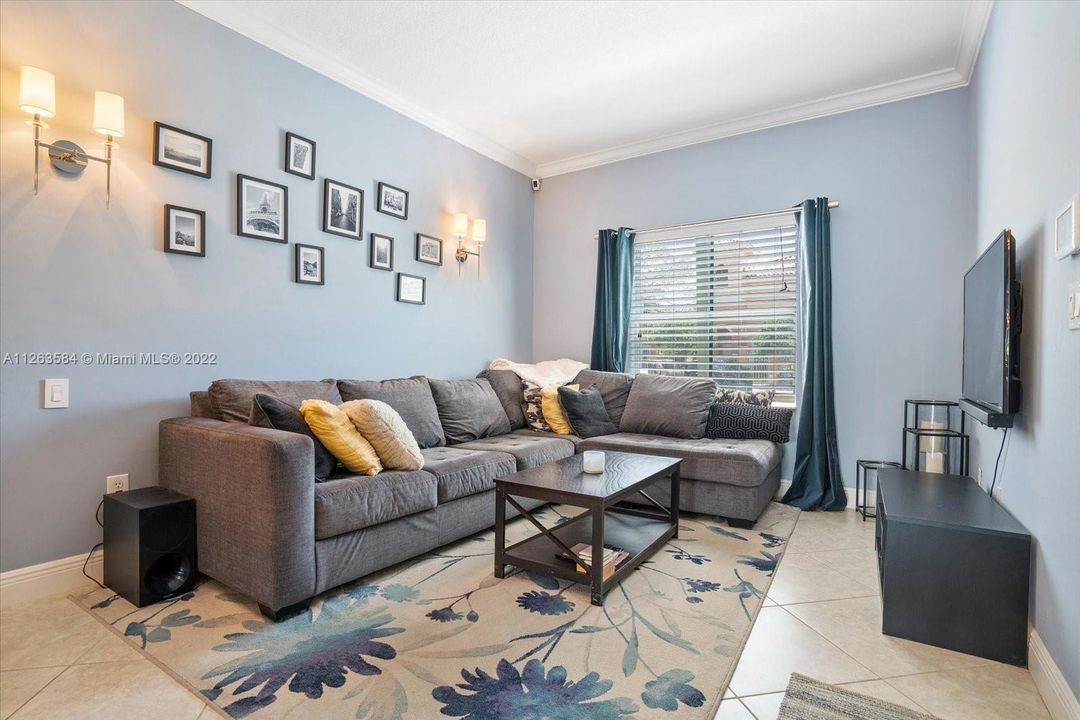 Vendido Recientemente: $425,000 (3 camas, 2 baños, 1616 Pies cuadrados)