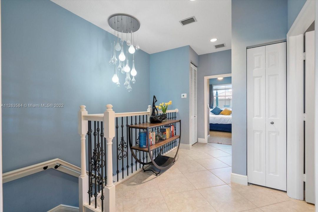 Vendido Recientemente: $425,000 (3 camas, 2 baños, 1616 Pies cuadrados)