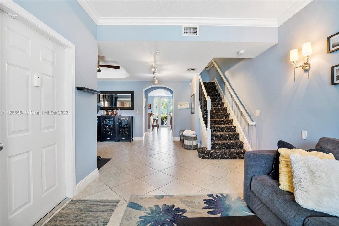 Vendido Recientemente: $425,000 (3 camas, 2 baños, 1616 Pies cuadrados)