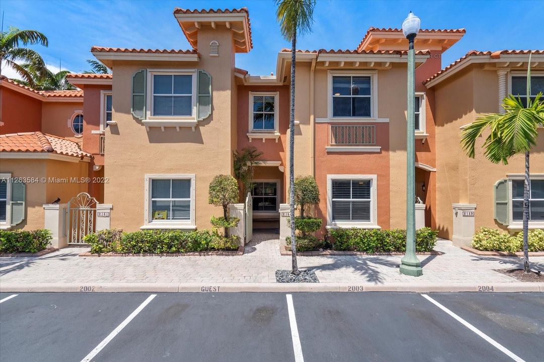 Vendido Recientemente: $425,000 (3 camas, 2 baños, 1616 Pies cuadrados)