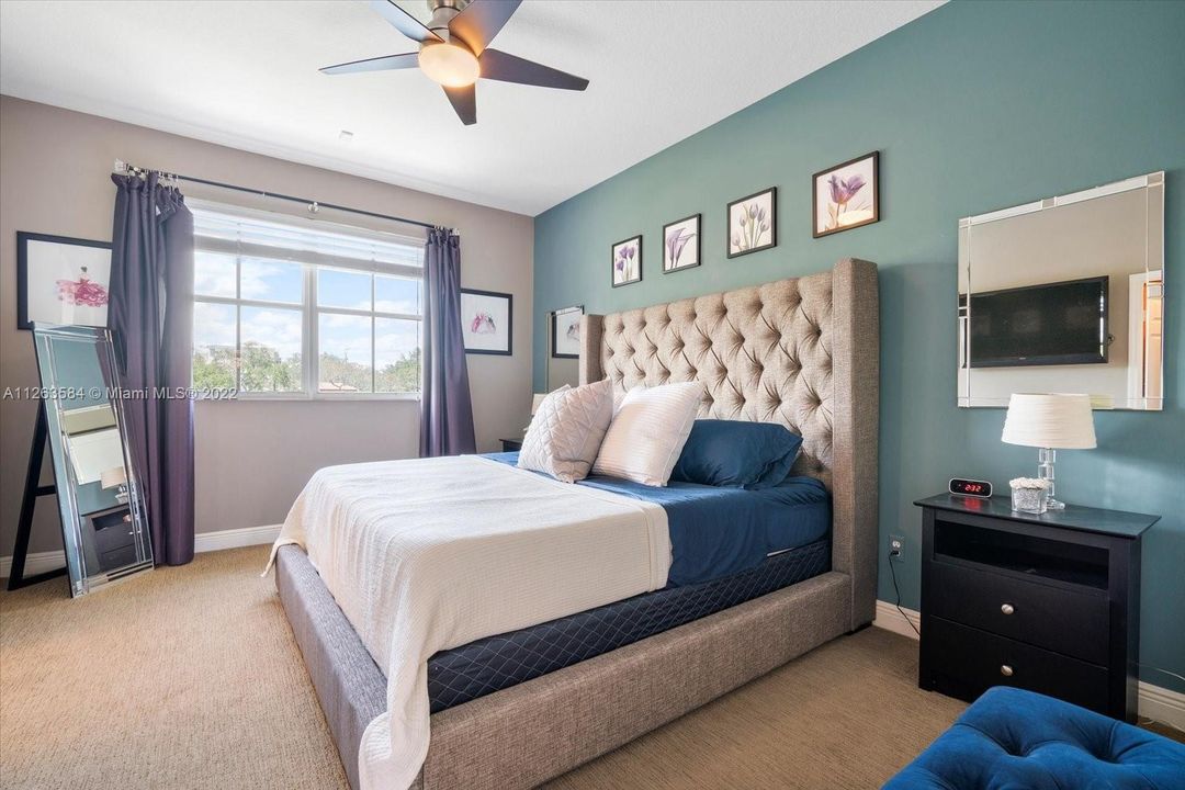 Vendido Recientemente: $425,000 (3 camas, 2 baños, 1616 Pies cuadrados)