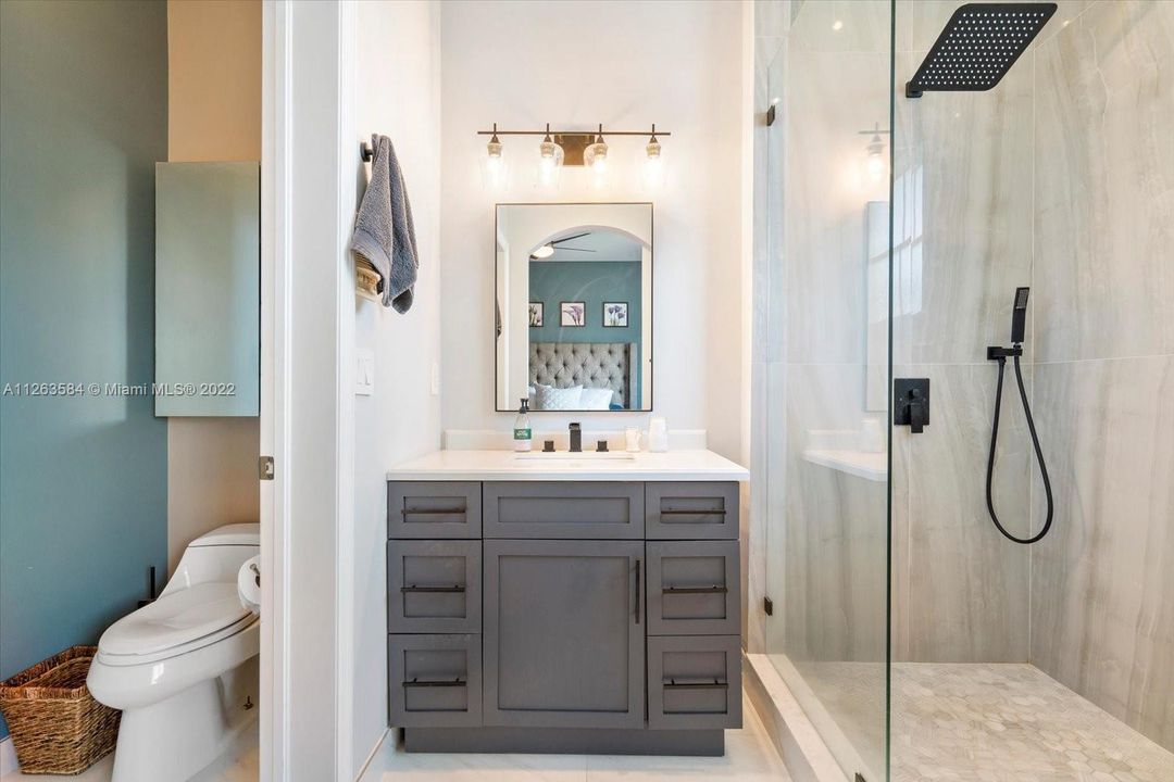 Vendido Recientemente: $425,000 (3 camas, 2 baños, 1616 Pies cuadrados)