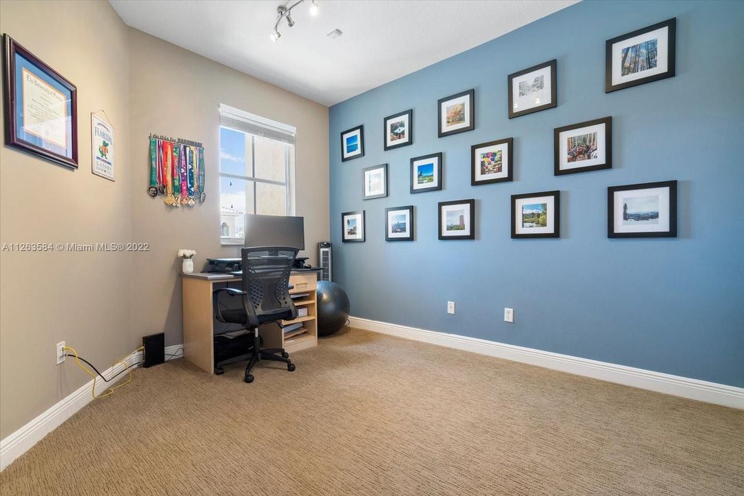 Vendido Recientemente: $425,000 (3 camas, 2 baños, 1616 Pies cuadrados)