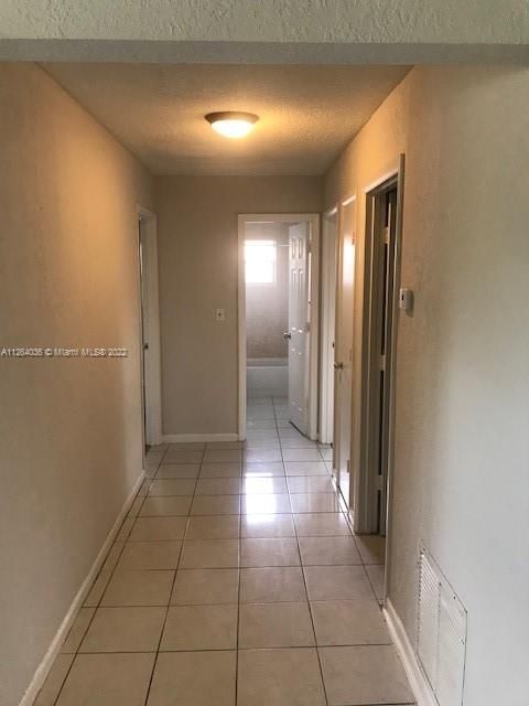 Recently Rented: $2,500 (3 beds, 2 baths, 1500 Square Feet)