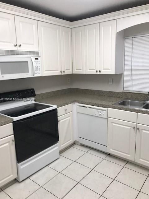 Recently Rented: $2,500 (3 beds, 2 baths, 1500 Square Feet)