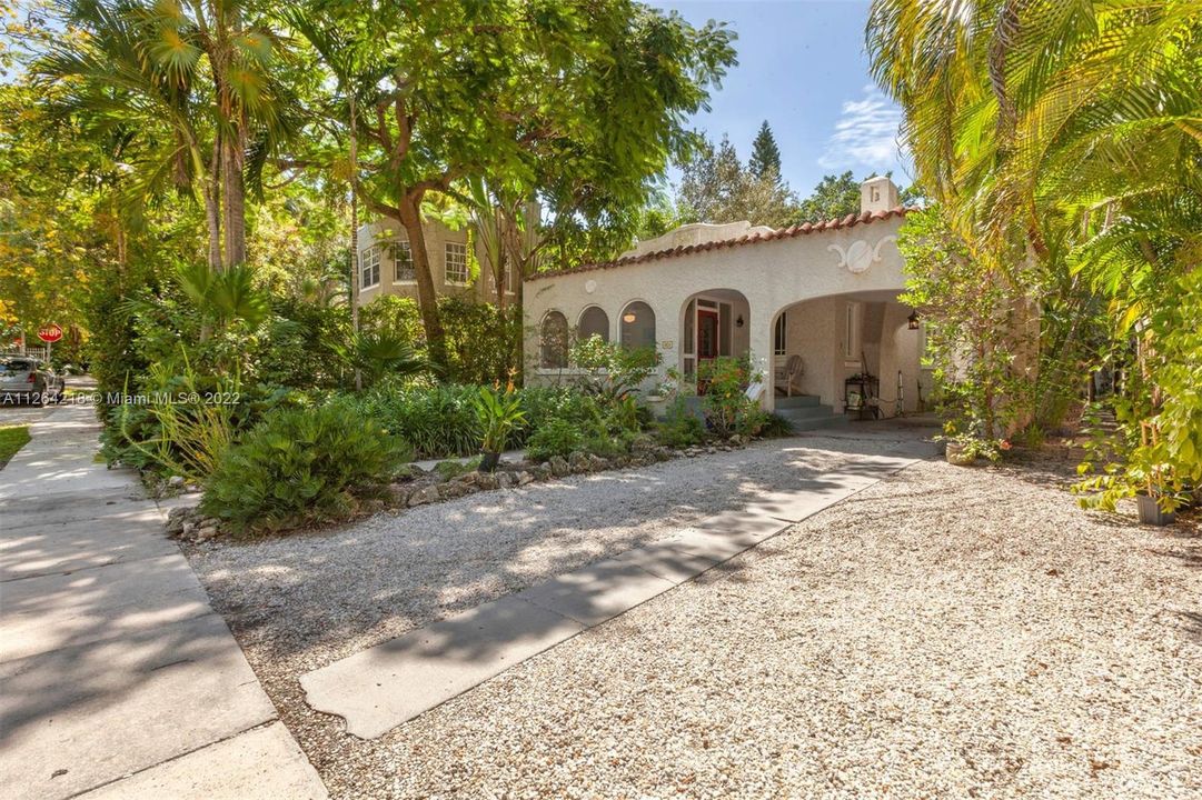 Recently Sold: $1,495,000 (4 beds, 4 baths, 2349 Square Feet)