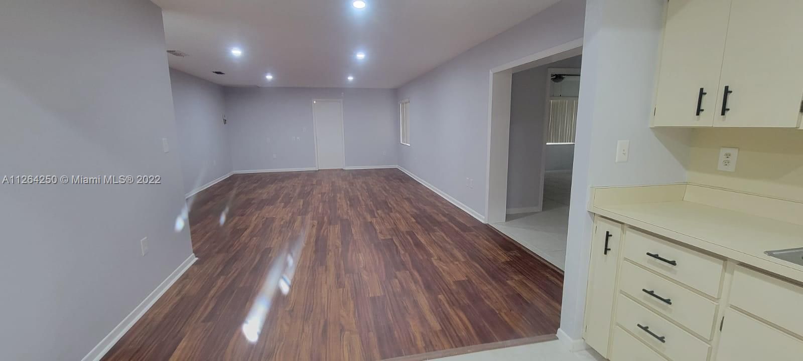 Недавно арендовано: $1,800 (3 спален, 3 ванн, 0 Квадратных фут)