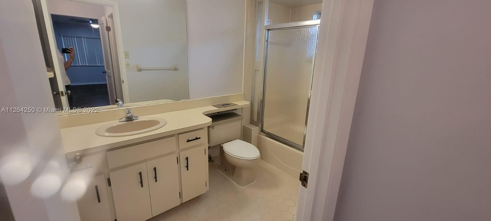 Недавно арендовано: $1,800 (3 спален, 3 ванн, 0 Квадратных фут)