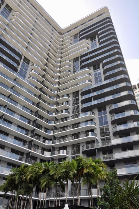 Recently Sold: $520,000 (1 beds, 1 baths, 679 Square Feet)