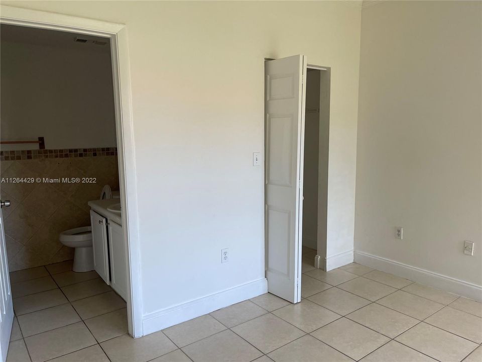 Recently Rented: $2,200 (2 beds, 2 baths, 854 Square Feet)