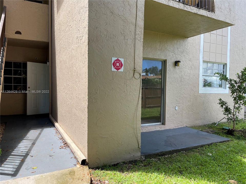 Recently Rented: $2,200 (2 beds, 2 baths, 854 Square Feet)