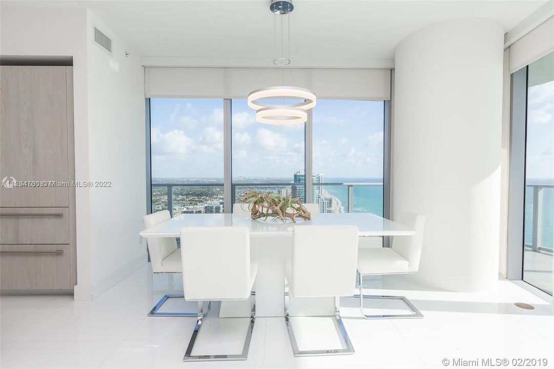 Recently Sold: $1,380,000 (2 beds, 2 baths, 1145 Square Feet)