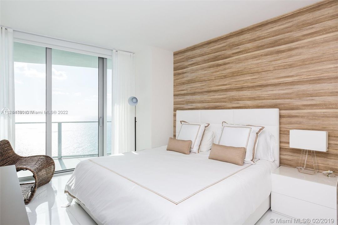 Recently Sold: $1,380,000 (2 beds, 2 baths, 1145 Square Feet)