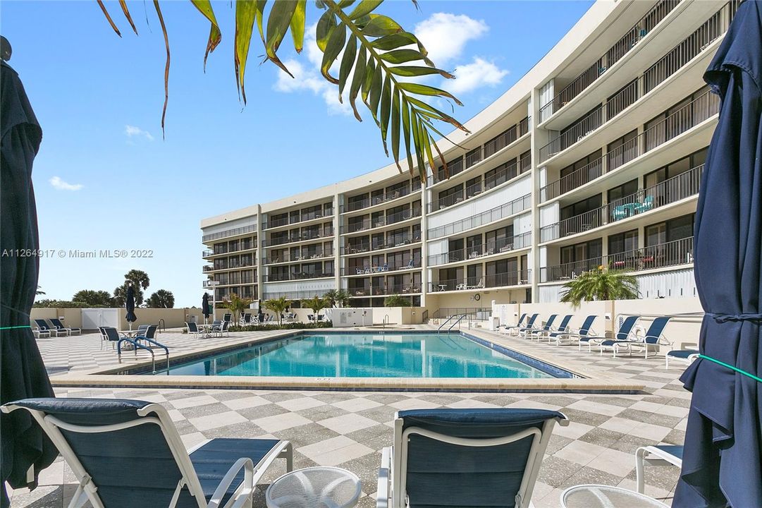 POOL WITH EXPANSIVE DECK