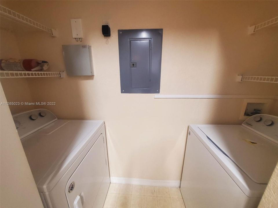 Недавно арендовано: $2,160 (4 спален, 2 ванн, 1113 Квадратных фут)