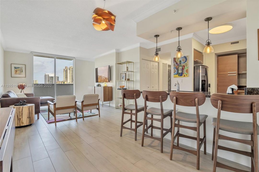 Recently Sold: $699,000 (3 beds, 2 baths, 1337 Square Feet)