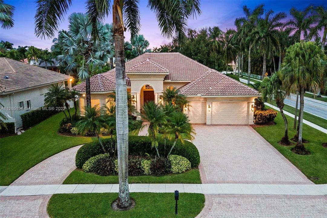 Recently Sold: $1,450,000 (5 beds, 4 baths, 3614 Square Feet)