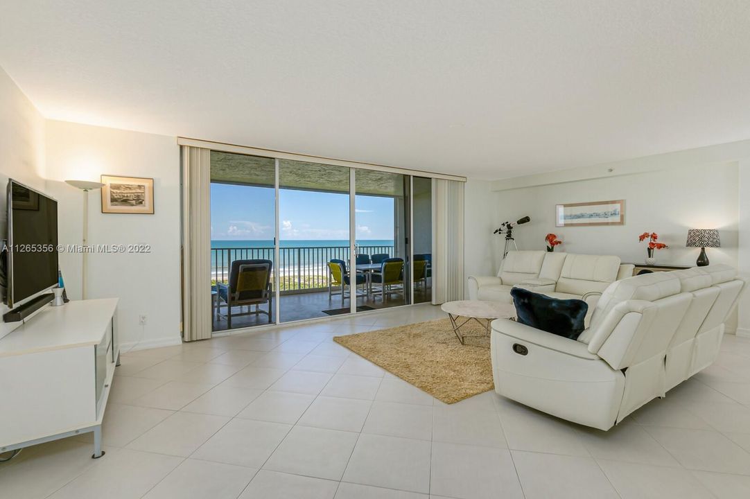 Large Livingroom with a Fabulous Oceanview