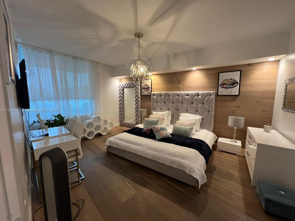 Recently Sold: $1,999,000 (2 beds, 2 baths, 1750 Square Feet)