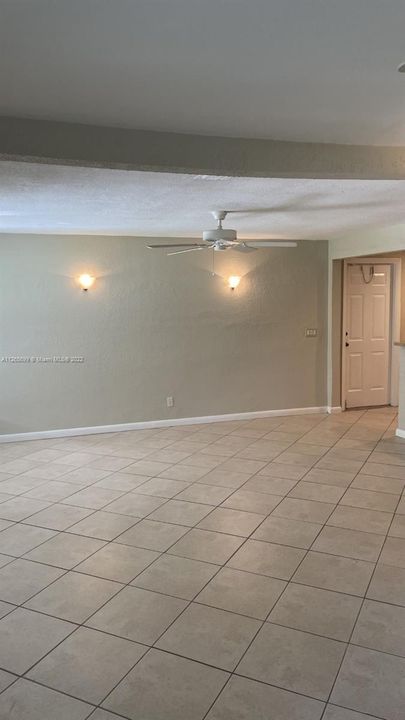 Recently Rented: $3,300 (3 beds, 2 baths, 1300 Square Feet)