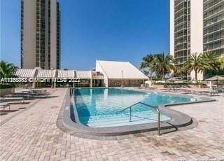 Recently Sold: $305,000 (2 beds, 2 baths, 1157 Square Feet)