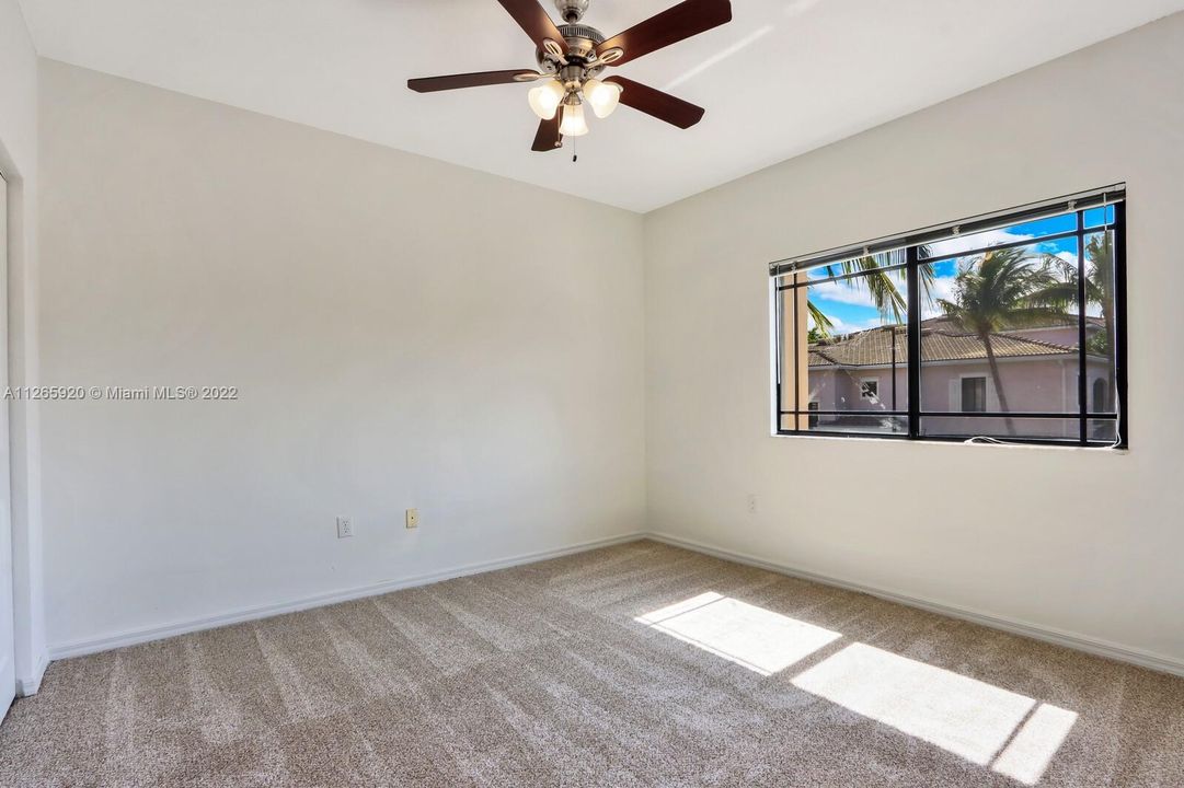 Vendido Recientemente: $325,000 (2 camas, 2 baños, 1149 Pies cuadrados)