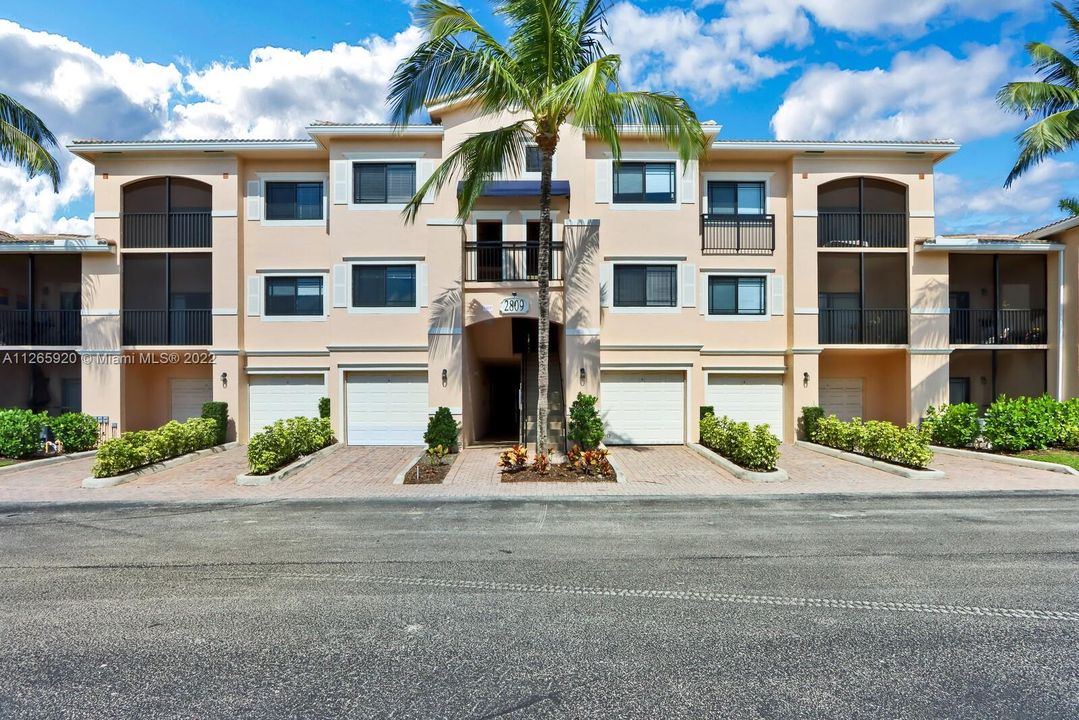 Vendido Recientemente: $325,000 (2 camas, 2 baños, 1149 Pies cuadrados)
