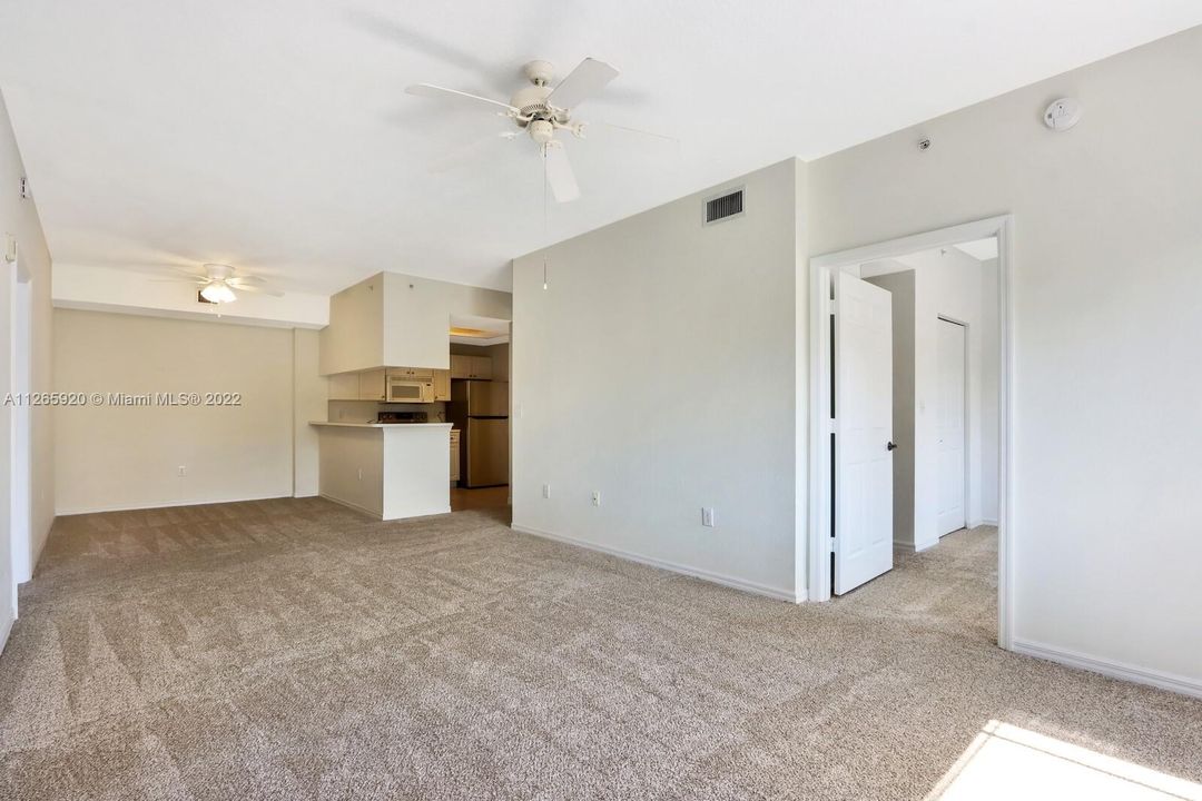 Vendido Recientemente: $325,000 (2 camas, 2 baños, 1149 Pies cuadrados)
