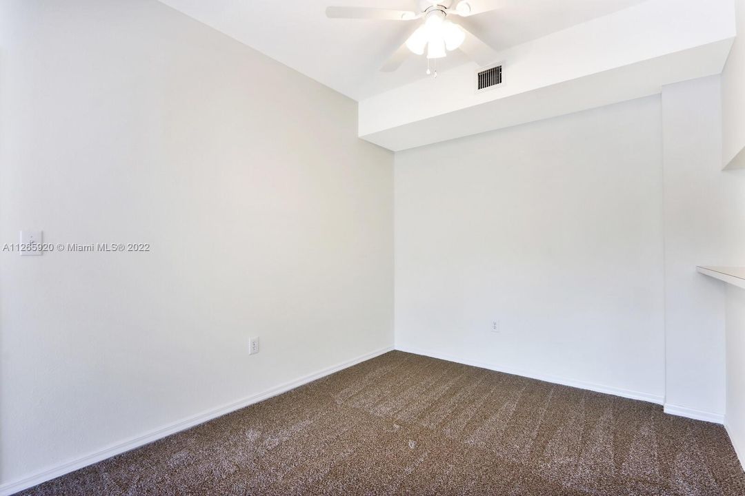 Vendido Recientemente: $325,000 (2 camas, 2 baños, 1149 Pies cuadrados)
