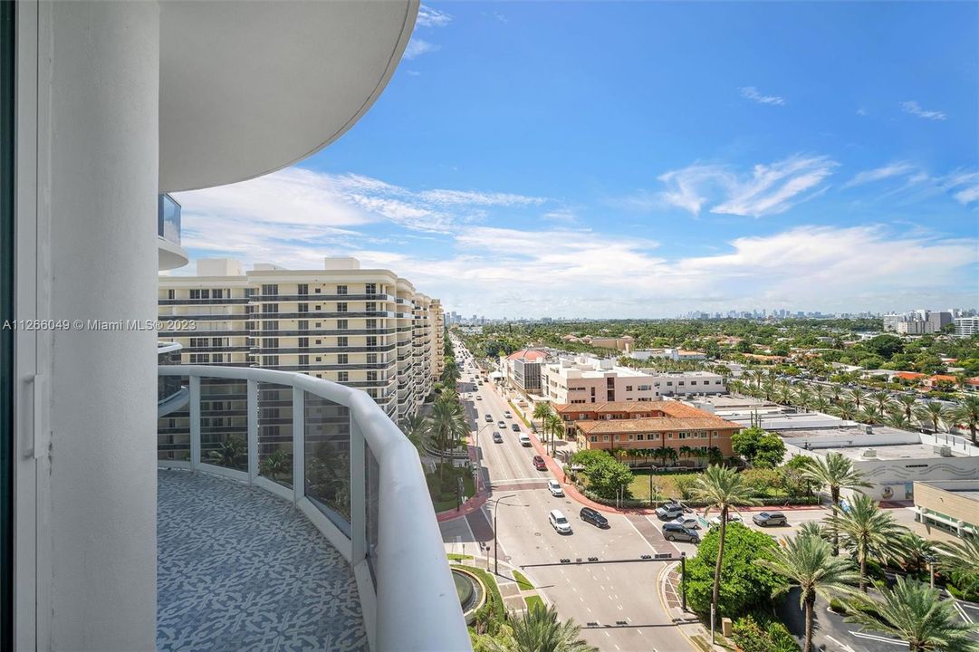 Recently Sold: $4,250,000 (3 beds, 3 baths, 2430 Square Feet)