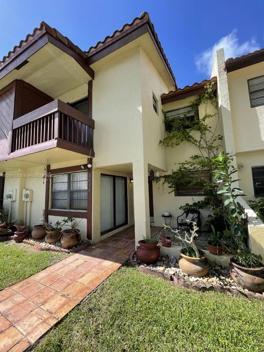 最近售出: $270,000 (3 贝兹, 2 浴室, 1264 平方英尺)