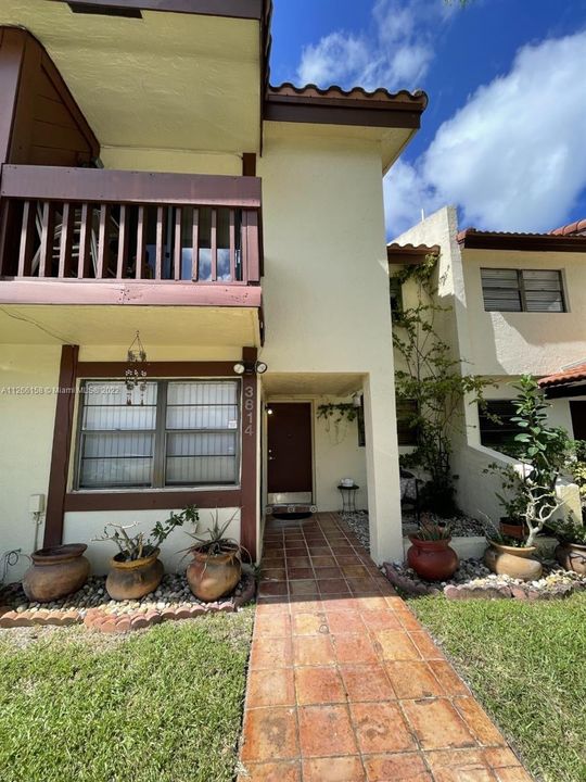 最近售出: $270,000 (3 贝兹, 2 浴室, 1264 平方英尺)