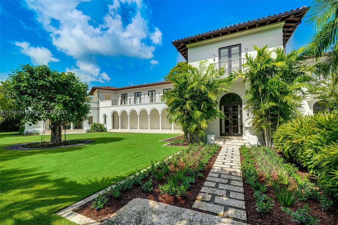 Recently Sold: $29,900,000 (9 beds, 9 baths, 13816 Square Feet)