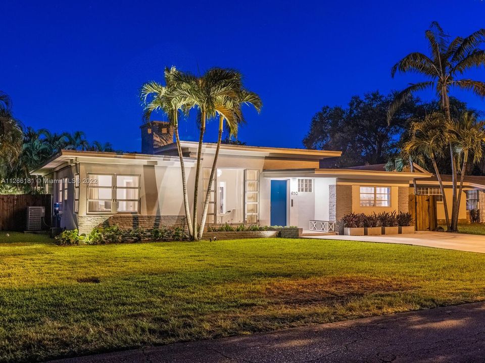 Vendido Recientemente: $1,150,000 (3 camas, 2 baños, 1813 Pies cuadrados)