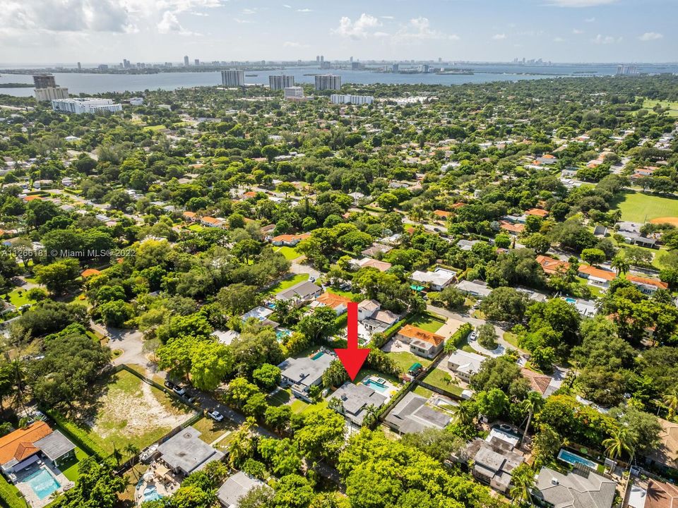 Vendido Recientemente: $1,150,000 (3 camas, 2 baños, 1813 Pies cuadrados)